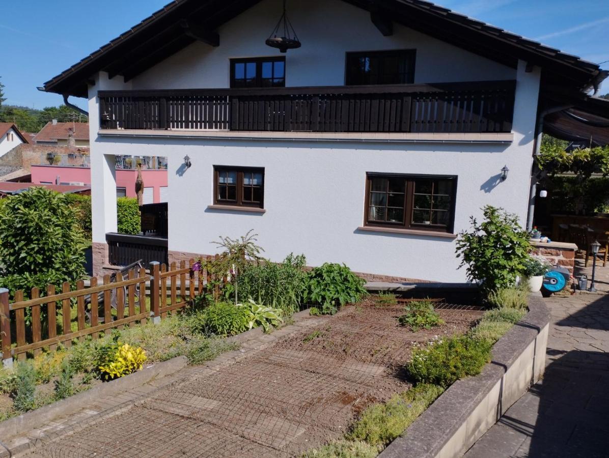 Ferienwohnung Pia Mettlach Bagian luar foto